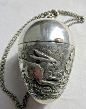 Boite à pilules en pendentif Argent massif Oeuf de Pâques: Lièvre et chou, 23 gr