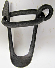 Ancien crochet pour seau puits en fer forgé