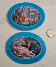 2  petites plaques en