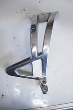 Platine repose pied ARD  TRIUMPH SPEED TRIPLE  1050  05-07  ref: T2080758