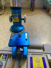 Valise  Microscope pour enfant avec matériel.