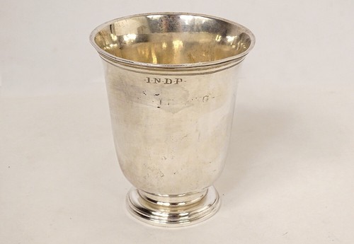 Timbale piedouche argent