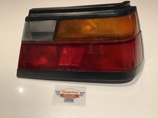 Nissan sunny feu arrière