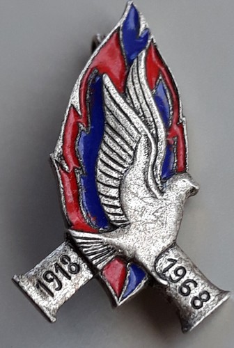 Broche commémoration - , de