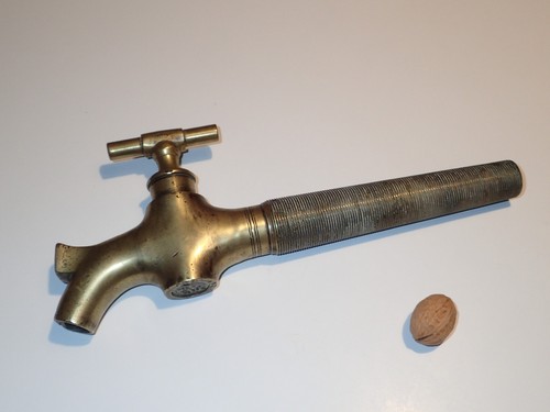 Ancien grand robinet fut - ancien,