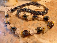 Collier perles pierres