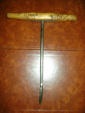 OUTIL ANCIEN ,CHARPENTIER ,MENUISIER Grande TARIERE ,Manche Frêne, mèche 22mm