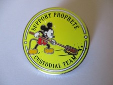 PIN S DISNEY  Cast Member