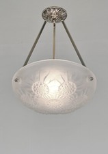 A FRENCH 1930 ART DECO PENDANT