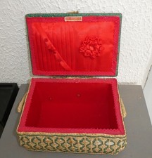 ANCIENNE BOITE A COUTURE  EN