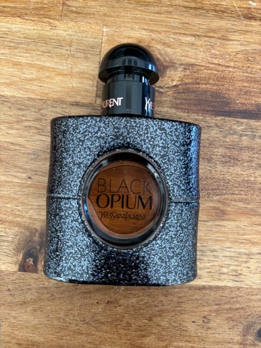 Black opium yves saint - , laurent