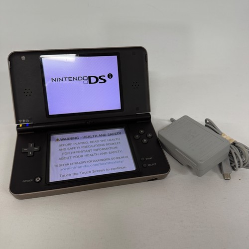 Nintendo dsi with charger - xl,