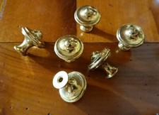  6 beaux boutons, poignée de