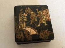 # boîte en carton bouilli et laque de Chine XIX ème siècle Napoléon III.