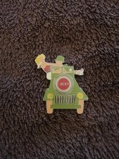 Pin's cigarettes Lucky Strike