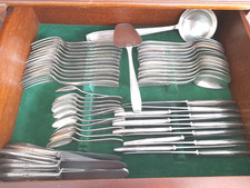 Ménagère 61 pièces métal