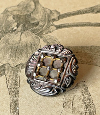 Grand bouton ancien en nacre