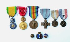 Lot médailles militaires françaises 14-18 insignes Verdun Vintage french medals