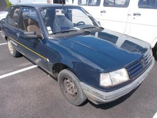 Calandre PEUGEOT 309 PHASE 2