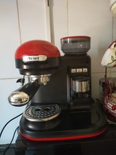 cafetière à broyeur à grain Ariette rouge et noir