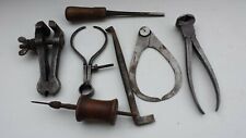 Bel ensemble d'outils anciens. Tenaille Peugeot, compas Goldenberg, Louvet +++