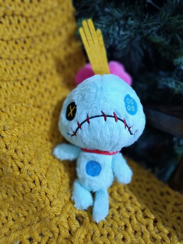 Peluche disney scrumpt 20cm - disney,