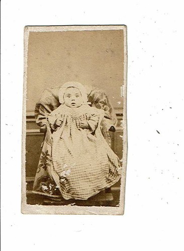 Photographie cdv bébé - bébé, dans