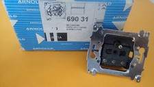 Arnould INITIA 69031 - Prise