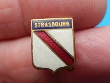 PETIT INSIGNE  EMAILLE BROCHE