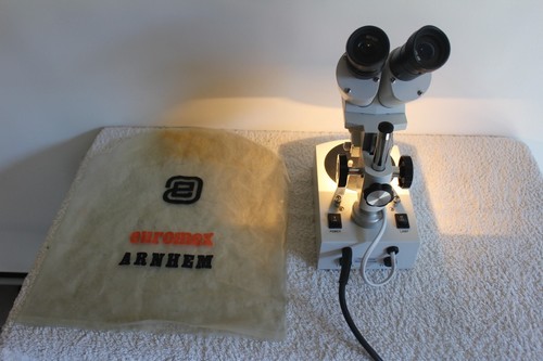 Microscope binoculaire x10 - x10, et