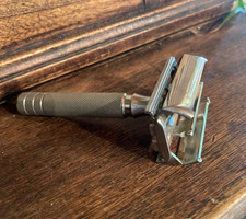 Rasoir papillon Brit Pat