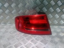 FEU ARRIÈRE GAUCHE Audi A4 (B8) Sedan 2.0 TDI 16V (CAGA) 2008 8K5945095D