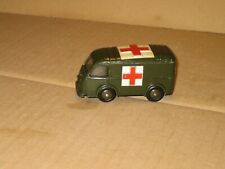 DINKY TOYS  ref  80 F  AMBULANCE   militaire