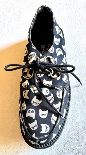 Single shoe tuk all over - shoe~tuk~,