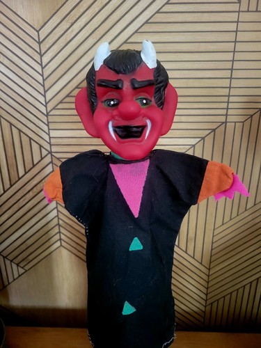 Ancienne marionnette diable - ancienne,