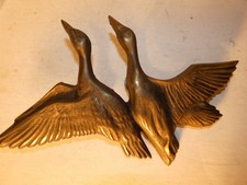 FRONTON SCULPTURE CANARD