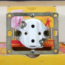 Prise 2 Pôle Legrand Modèle