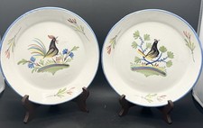 Paire d’assiettes creuses en faïence régionale française décor d’oiseaux XIXème