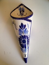 ancienne bouquetiere cornet vase mural porcelaine FAB très bon état 