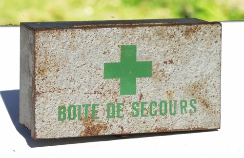 Boîte secours métal - boîte,