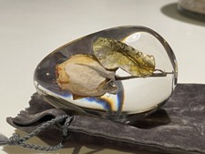 presse papier inclusion rose Agnès KLIN