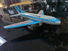 Avion en tôle à friction 