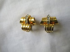 Ancienne PAIRE DE BOUCLES D'OREILLE TANK - Plaquée OR - Années 40