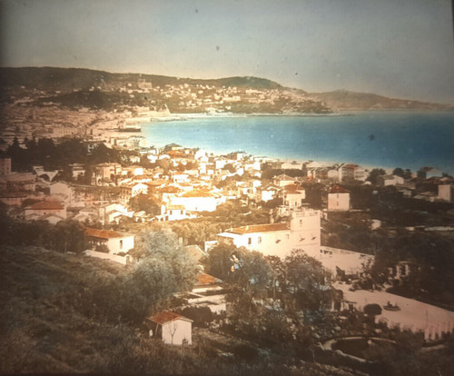 Nice lanterne coté ouest - la,