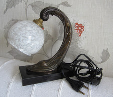 Ancienne lampe Art Déco socle Marble noir globe verre Clichy blanc pieds régule