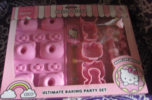 Hello kitty ultimate - kitty, baking