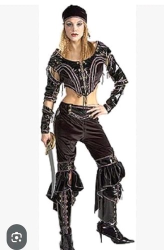 Buccaneer babe pirate wench - babe,