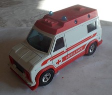 Majorette Van Ambulance
