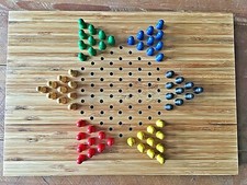 TRES BEAU JEU DE DAMES