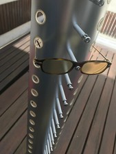 ancien presentoir a lunettes display alu style jean prouve a voir meuble metier